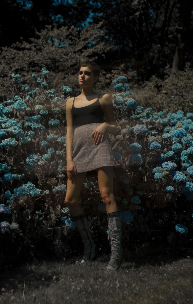 Editorial: Chateau de Chantelle feat. model Alice Cols