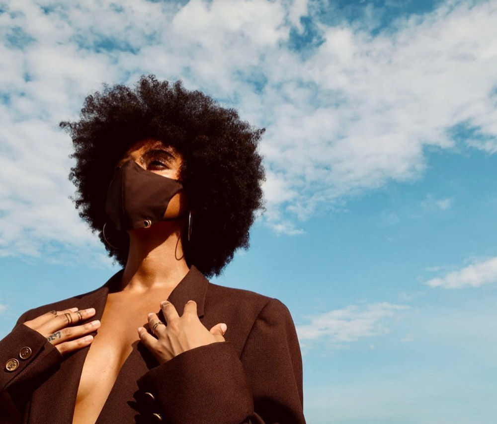 9 looks that will inspire you to wear a mask