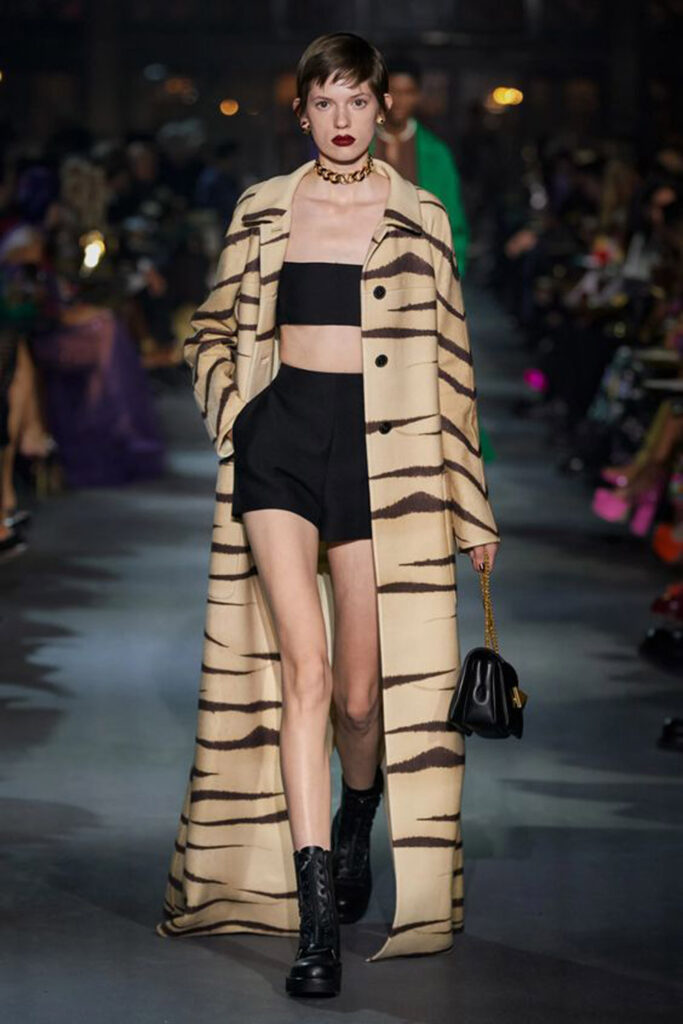 Black Fetisj SS22 Trend Valentino