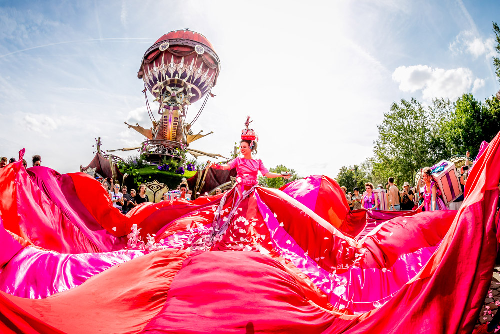 Win a ticket to Tomorrowland 2022 with ABSOLUT Vodka